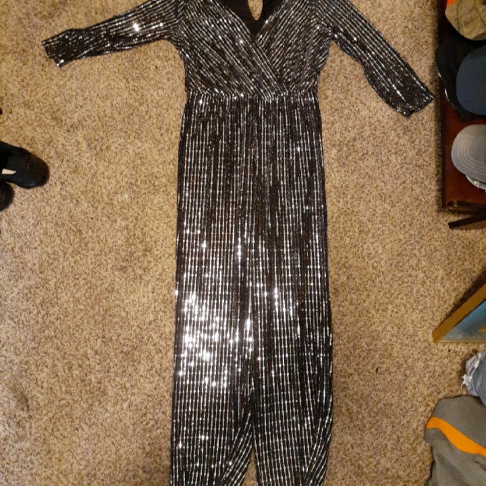 Luxology jumpsuit - Picture 2 of 5